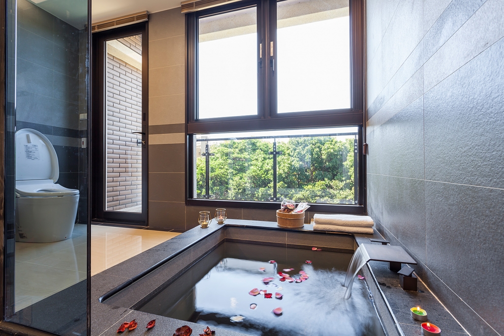 五星飯店、觀景泡湯池